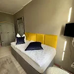 Homestay Gutshauszimmer Neu Gaarz