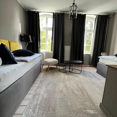 Gutshauszimmer Homestay Neu Gaarz