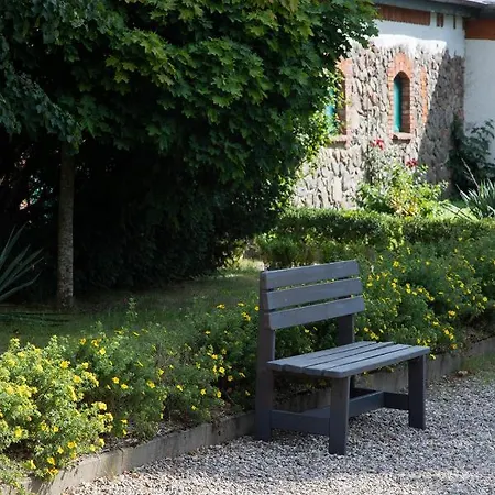 Gutshauszimmer Privatunterkunft Neu Gaarz