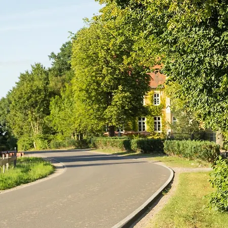 Gutshauszimmer Neu Gaarz