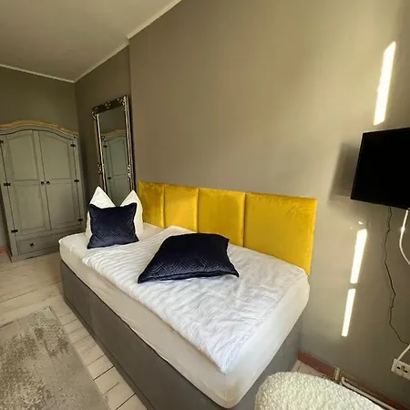 Privatunterkunft Gutshauszimmer Neu Gaarz