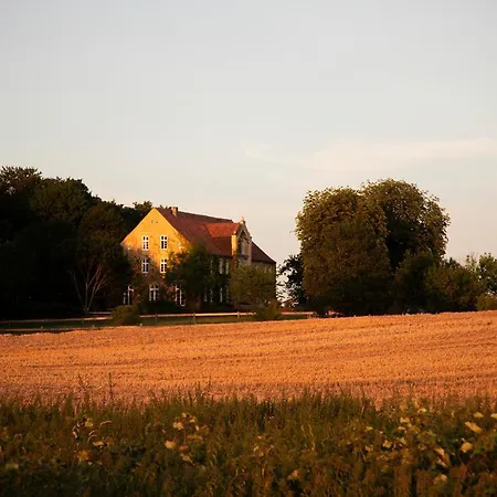 Gutshauszimmer Neu Gaarz